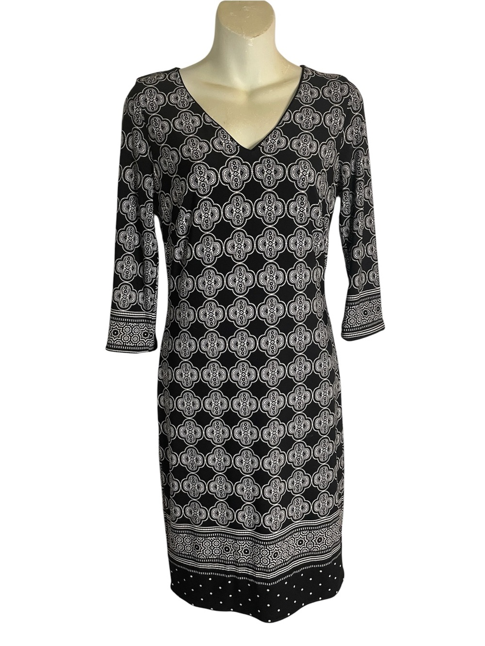 White House Black Market Black & White Printed V-Neck Reversible Dress Size XS